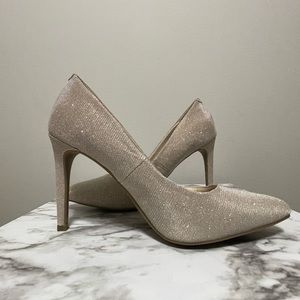 Gold, JLO, size 7 heels